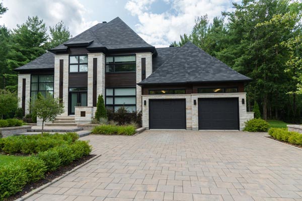 You are currently viewing Residential Garage Doors Repair Tampa FL