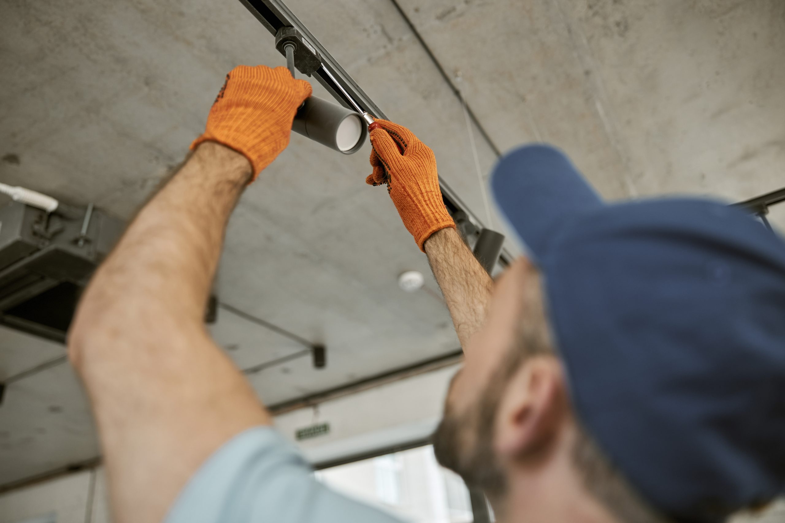 Read more about the article Garage Door Repair Tampa